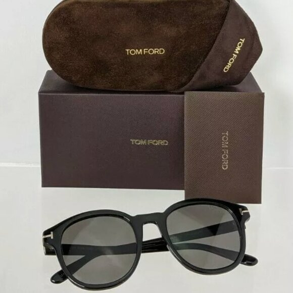 Tom Ford Black Polarized 57mm Sunglasses - Picture 2 of 5